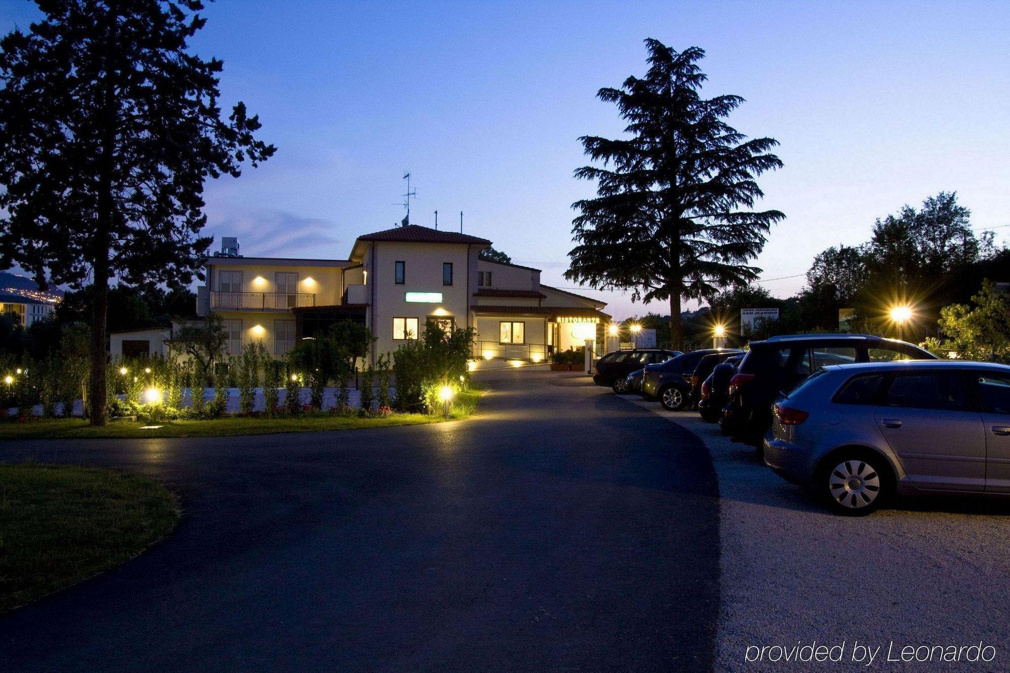 Hotel Main Street Cerasolo Exterior foto